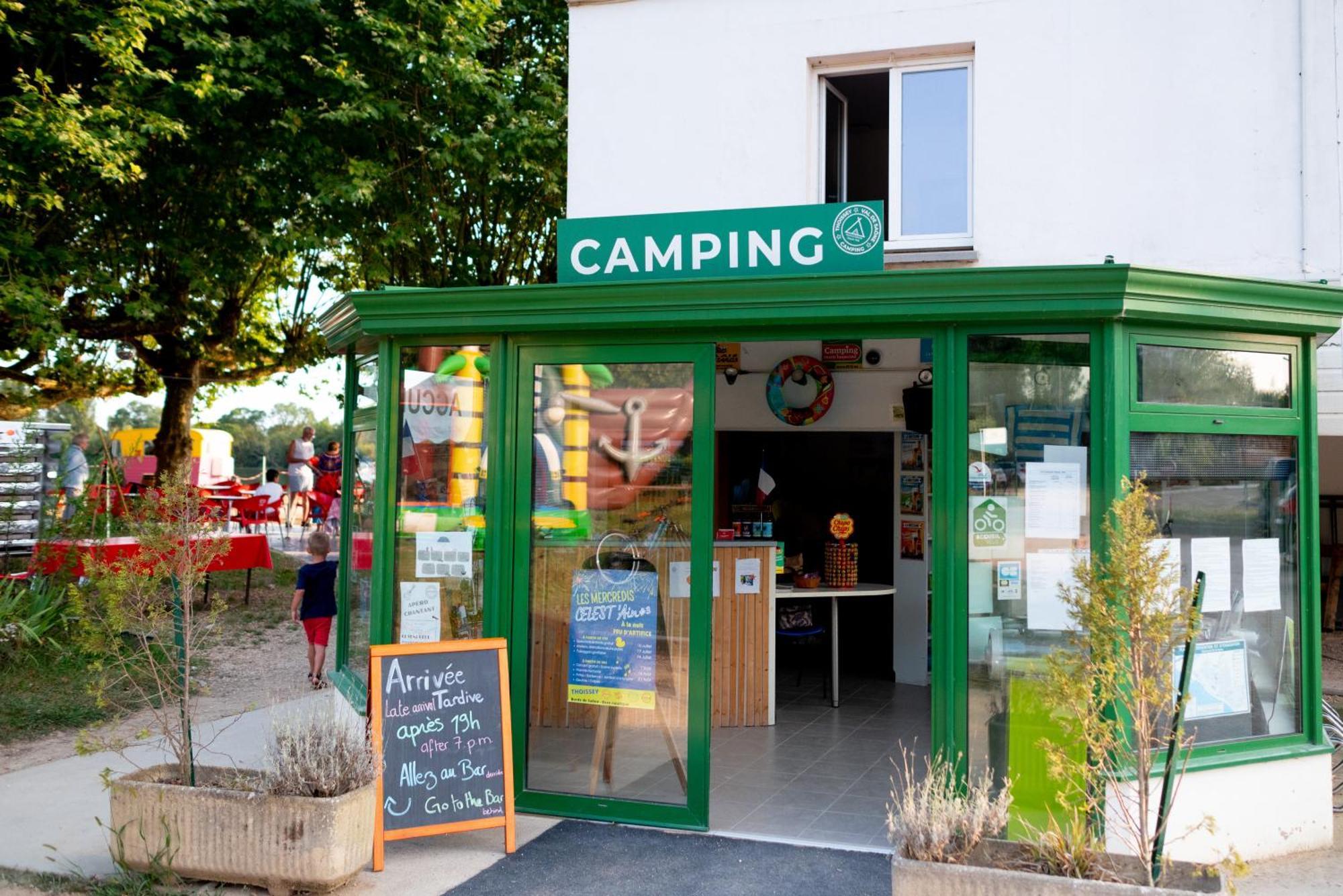 Camping De Thoissey *** المظهر الخارجي الصورة