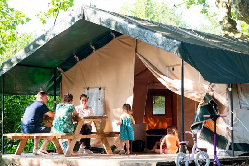 Camping De Thoissey *** المظهر الخارجي الصورة