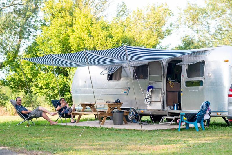 Camping De Thoissey *** المظهر الخارجي الصورة