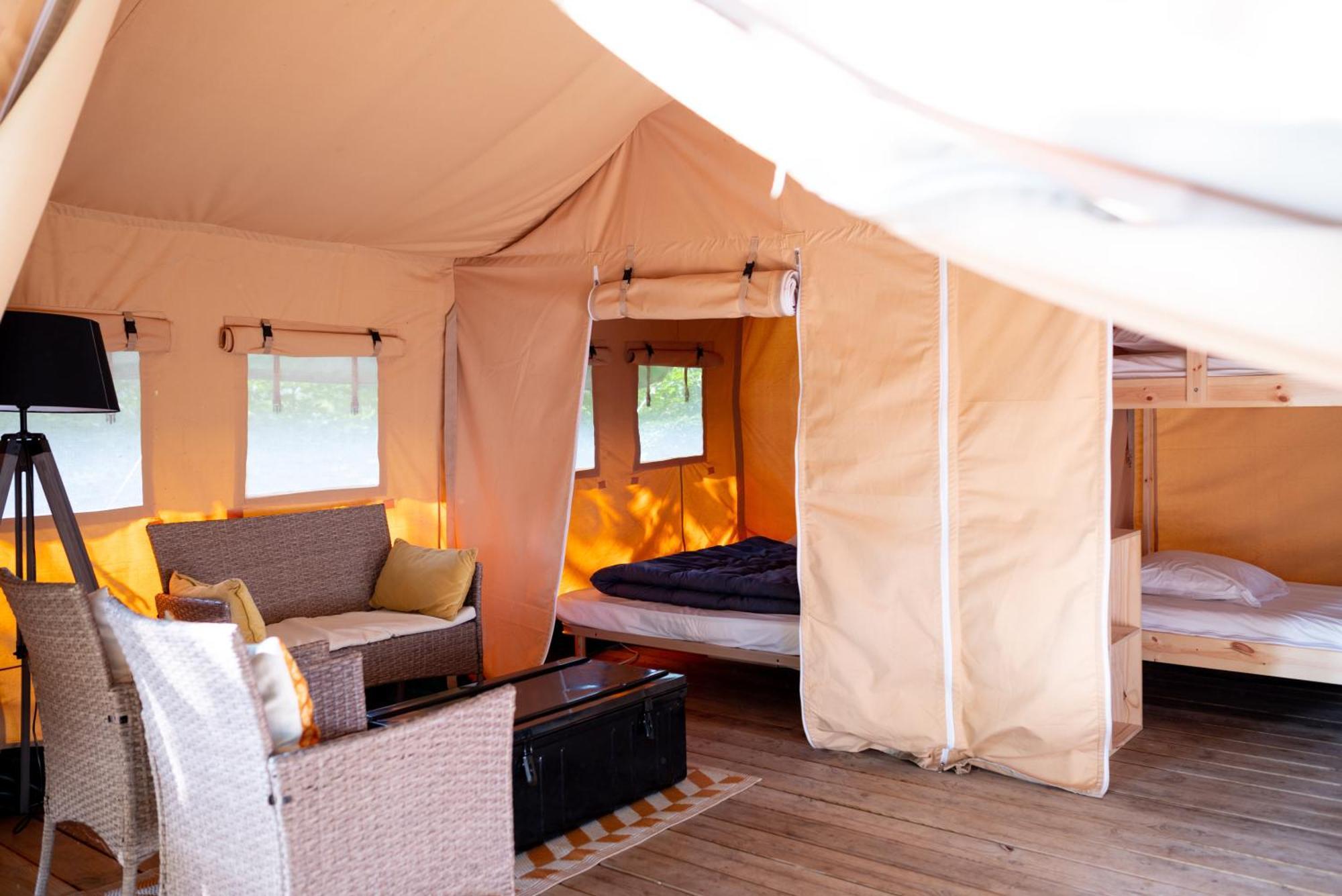 Camping De Thoissey *** المظهر الخارجي الصورة